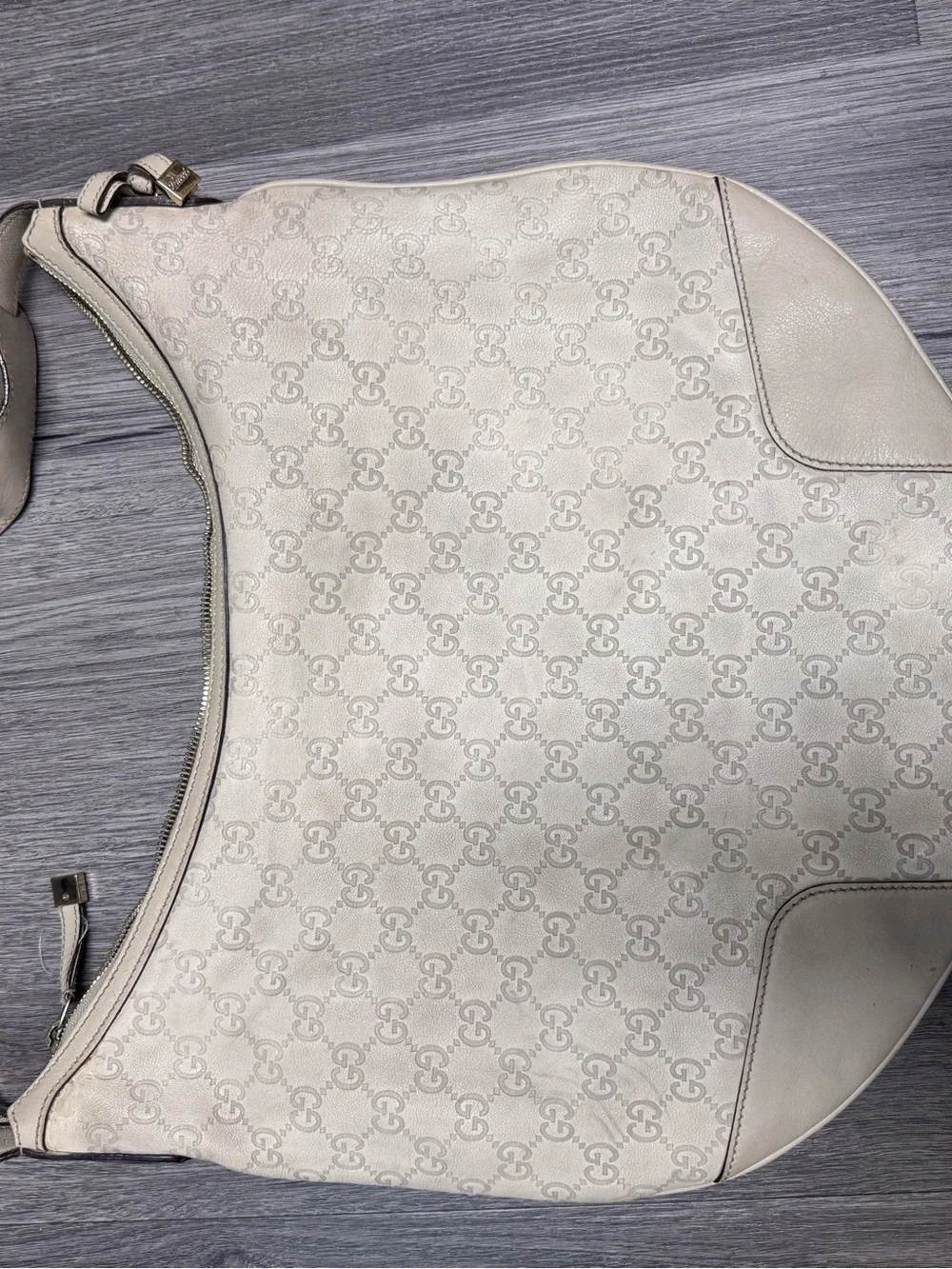 N/A worn gucci